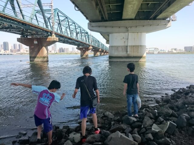 2018年6月淀川テナガエビ、息子と友達